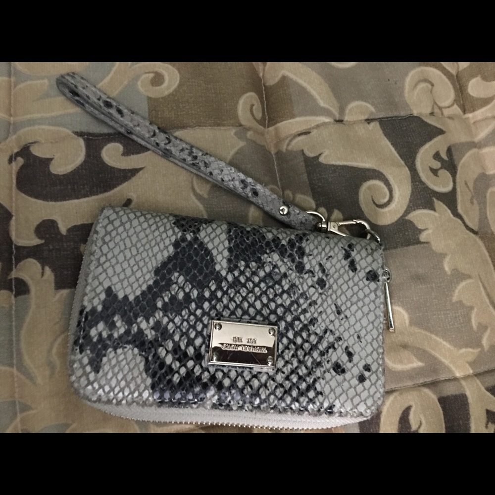 Micheal Kors wallet
